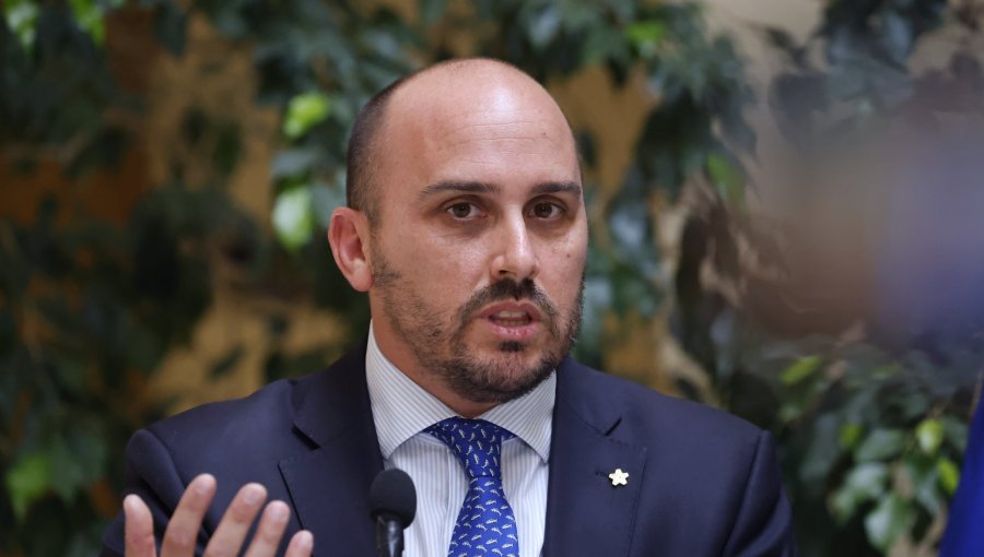 Andrés Longton insta a senadores a abrirse al diálogo y "no atrincherarse" para que prospere la megarreforma