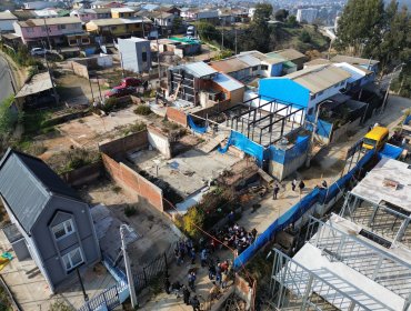 ¿Reconstrucción, desmantelamiento o demolición? Minvu inicia confuso proceso para retomar solución habitacional en El Olivar
