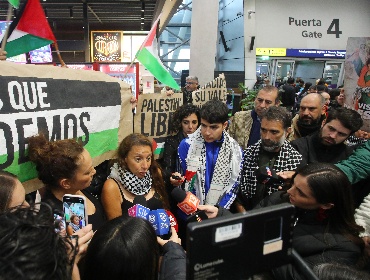 Dramático relato de chilenos que fueron detenidos por Israel: “Nos trataron como si no fuéramos humanos”