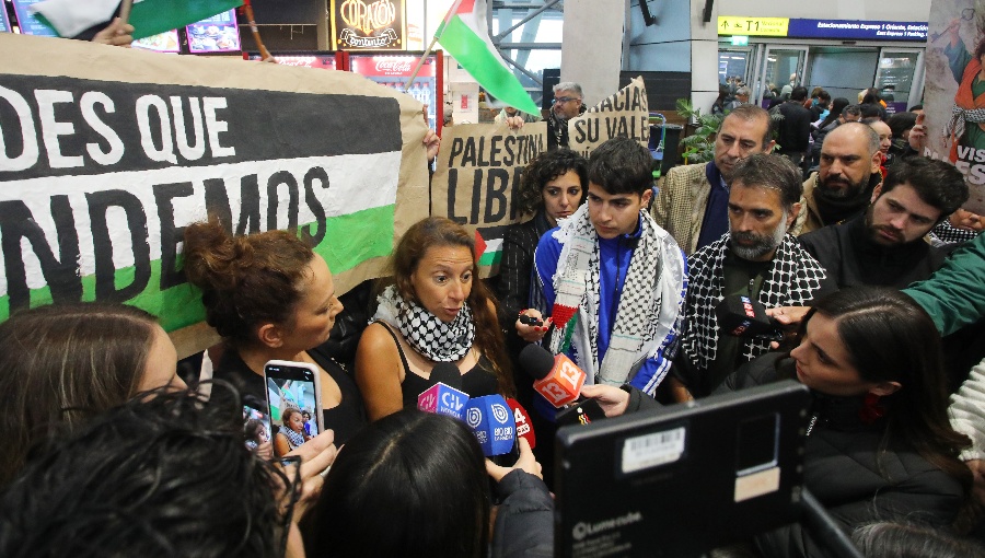 Dramático relato de chilenos que fueron detenidos por Israel: “Nos trataron como si no fuéramos humanos”