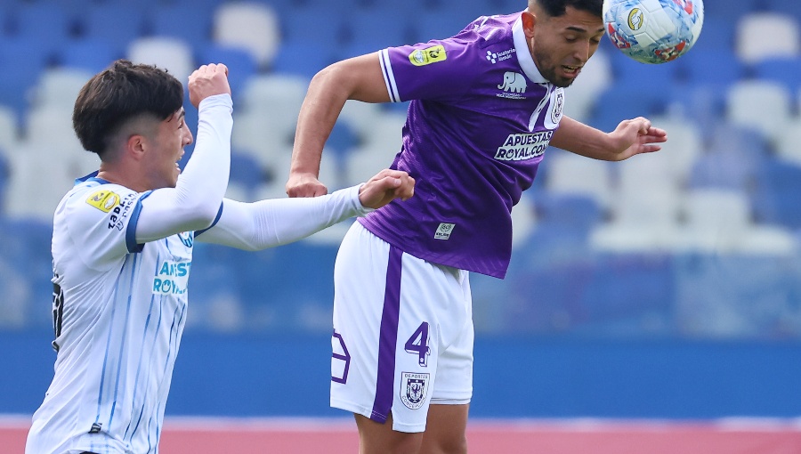 Deportes Concepción derrota a Huachipato y deja el último lugar de la tabla