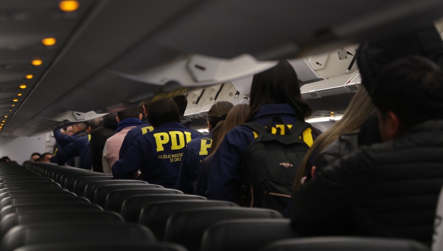 Gobierno concreta nuevo vuelo de expulsión con 80 migrantes hacia Bolivia y Colombia