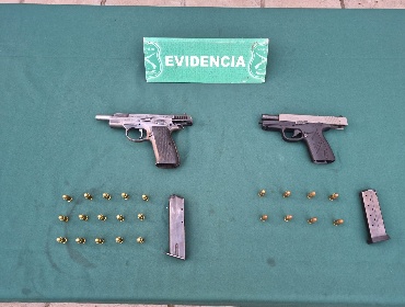 Capturan a dos barristas de la U fuertemente armados y con municiones en Pudahuel