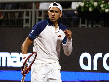 Alejandro Tabilo debutó con contundente triunfo en el cuadro principal de Roland Garros