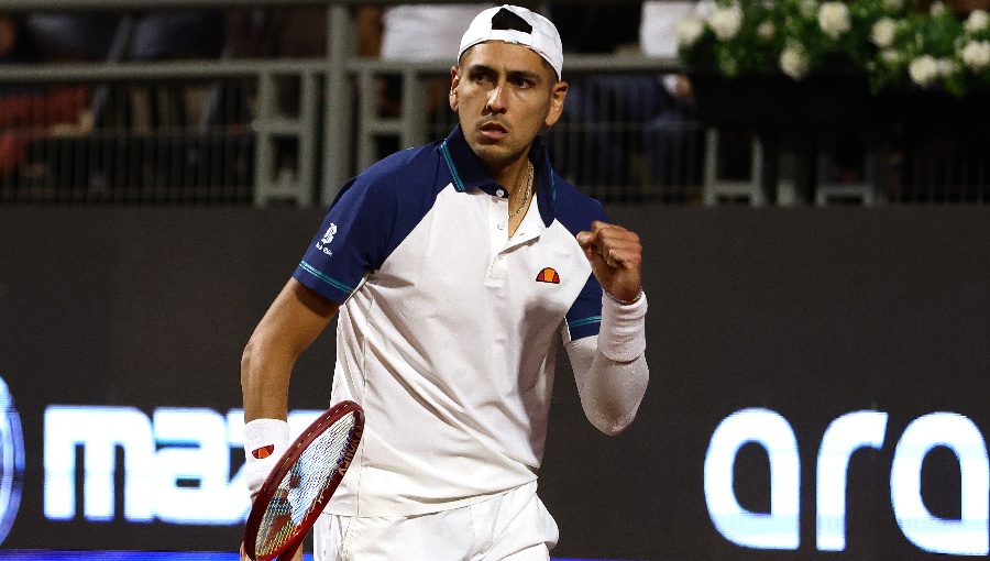 Alejandro Tabilo debutó con contundente triunfo en el cuadro principal de Roland Garros