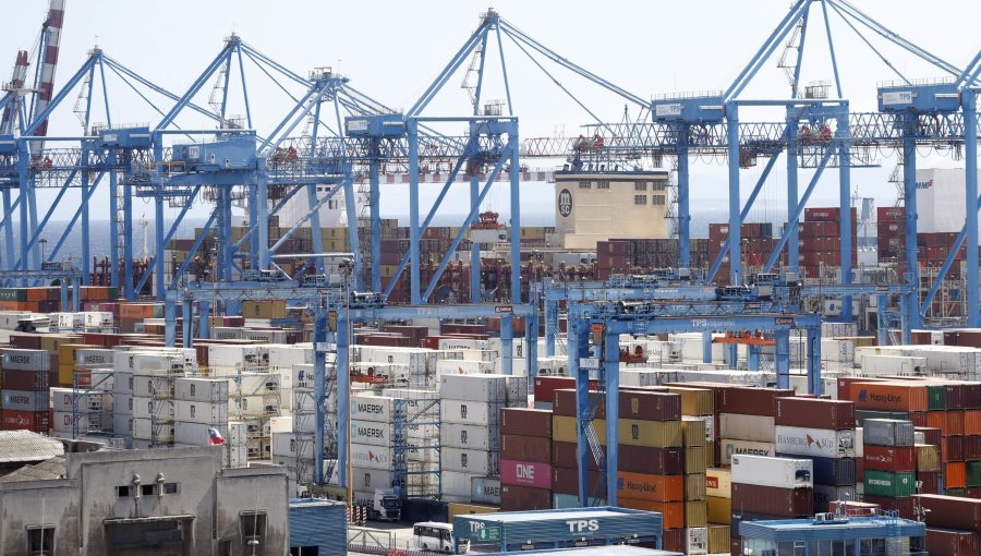 Experto pone en duda demanda para expandir simultáneamente los puertos de San Antonio y Valparaíso: "No sé si estén los números"