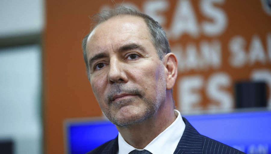 De Grange acusa "irresponsabilidad fiscal" del Gobierno anterior: "Se comprometieron pagos para los cuales no existía presupuesto"