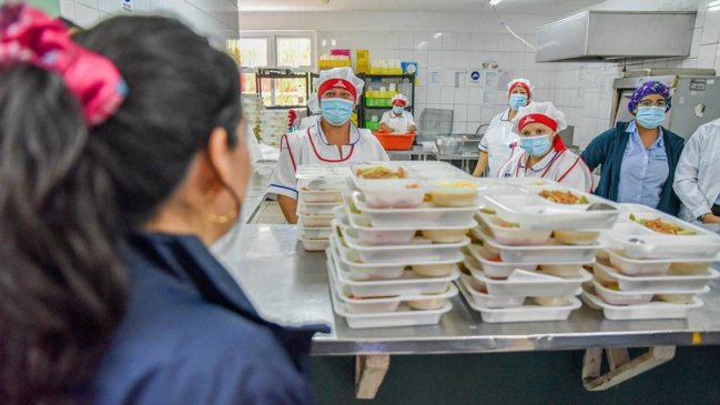 Junaeb denuncia ante Fiscalía presuntas irregularidades: apuntan a más de $14 mil millones por raciones no entregadas