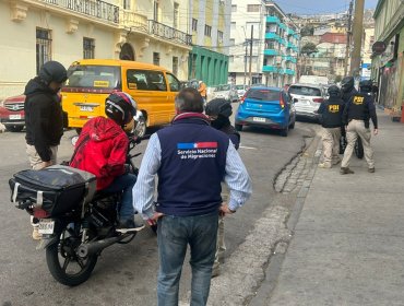 Operativo de control migratorio de la PDI en Valparaíso concluyó con 22 extranjeros denunciados y tres notificados de su expulsión