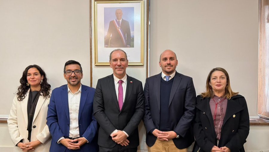 Senador Longton gestiona con el biministro De Grange agilizar la reposición definitiva del puente Merino en Llay Llay
