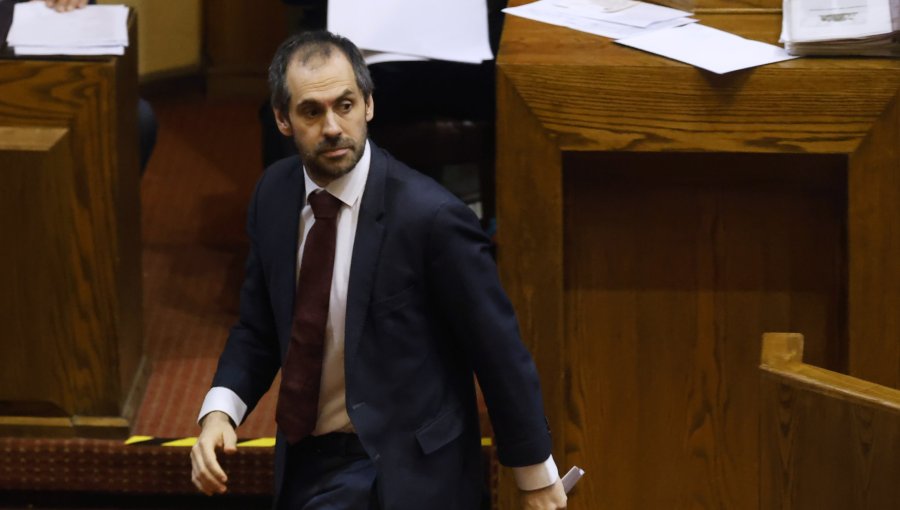 PS plantea que acusación constitucional contra Grau es "una cortina de humo" para "invisiblizar debate" sobre megarreforma