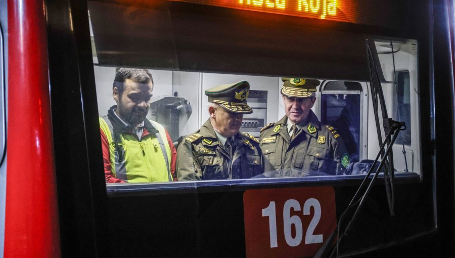 Masivo copamiento policial en Santiago: 100 carabineros blindan estaciones de Metro y paraderos tras ola de denuncias