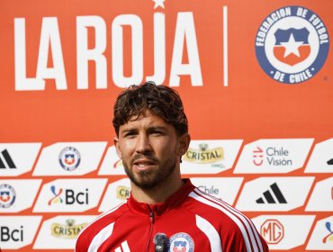 Felipe Loyola esquiva rumores sobre posible fichaje en Boca Juniors y asegura que "mi cabeza está totalmente" en la Roja