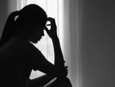 Indignación en Reino Unido por caso de tres adolescentes que evitaron la cárcel tras ser condenados por violar a dos menores
