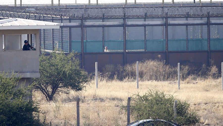 Gendarmería traslada a tres reos comunes desde exPunta Peuco tras solicitudes voluntarias