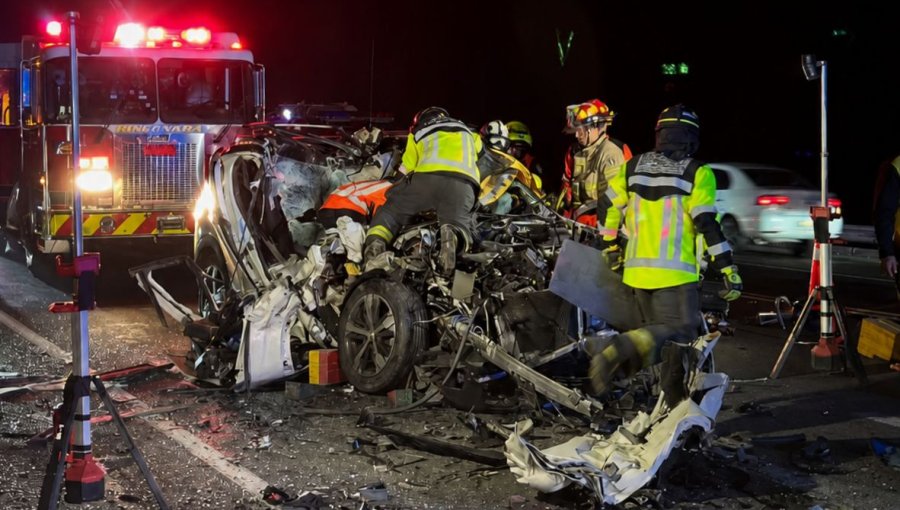 Dos heridos deja colisión de alta energía entre automóvil y un camión en la autopista Los Libertadores