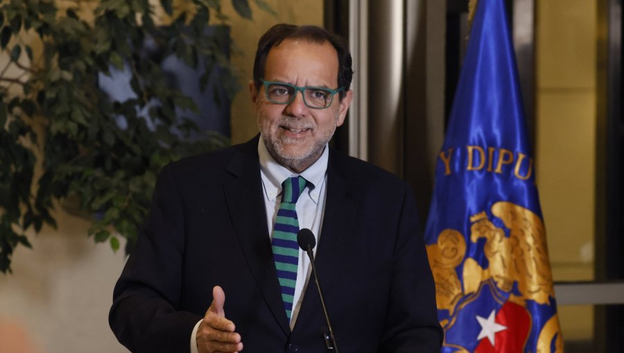 Mulet insiste en corregir la invariabilidad tributaria del plan de Reconstrucción y tramitarla a través de una reforma constitucional