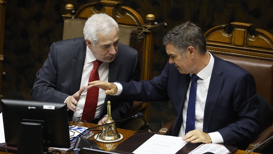 Socialismo Democrático rechaza exclusión de Raúl Guzmán en concurso por secretaría del Senado