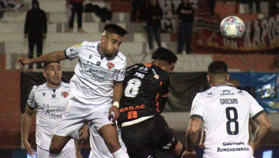 Ñublense escala a la parte alta de la Liga de Primera tras superar a un necesitado Cobresal
