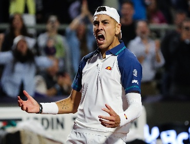 Alejandro Tabilo doblegó a joya del tenis francés para avanzar en Roland Garros