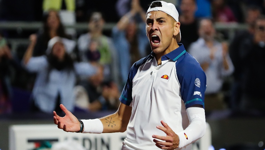 Alejandro Tabilo doblegó a joya del tenis francés para avanzar en Roland Garros