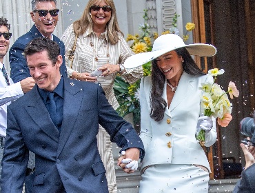 Dua Lipa se casa con el actor Callum Turner tras dos años de relación