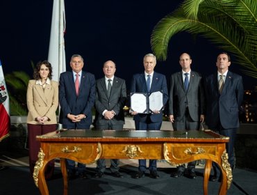 Presidente Kast firma proyectos para aumentar deuda fiscal y crear Registro de Vándalos y el decreto del «Plan Retorno»