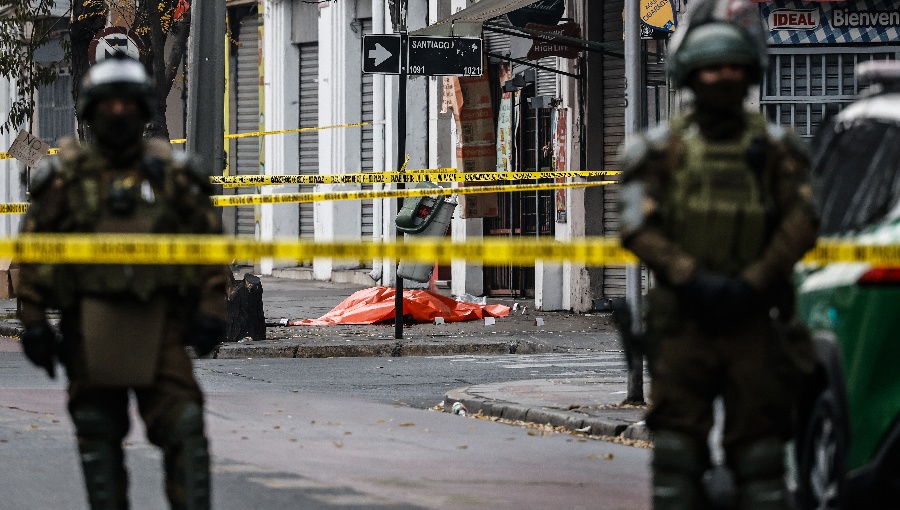 Secuestro termina con un delincuente abatido y tres detenidos tras enfrentamiento con Carabineros en el centro de Santiago