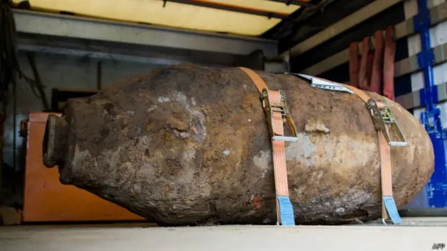 Tragedia en Indonesia: bomba de la Segunda Guerra Mundial explota en zona residencial y deja al menos cinco muertos
