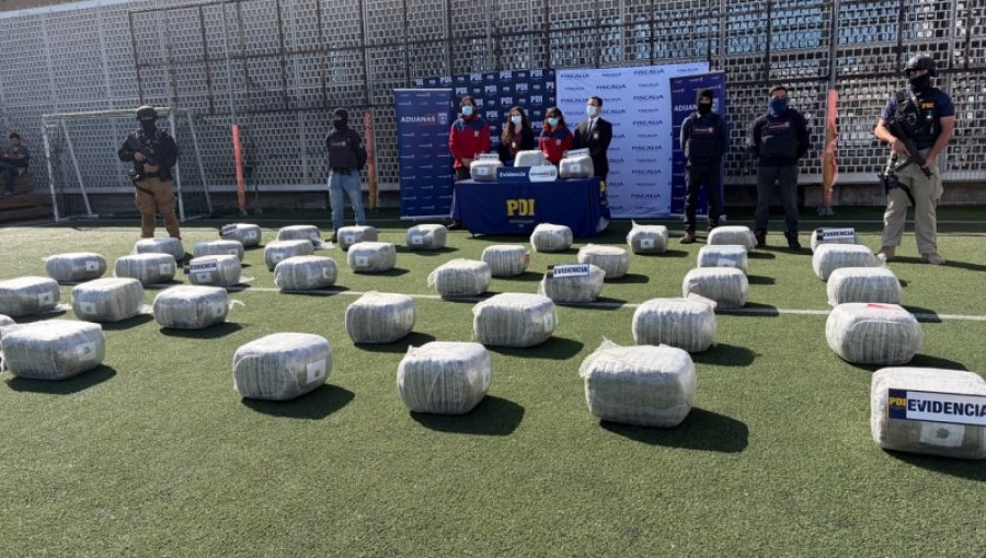 Incautan más de 458 kilos de cannabis ocultos en camión cisterna en el complejo fronterizo Ollagüe