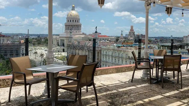 Dos cadenas hoteleras clave en la industria turística de Cuba abandonan operaciones en la isla "con efecto inmediato"