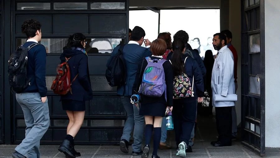 Congreso despacha a ley el proyecto de Escuelas Protegidas: diputados de oposición hicieron reserva de constitucionalidad