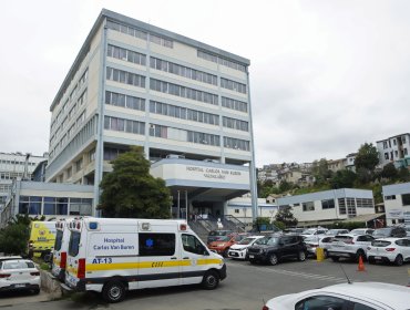 Senadores estallan por ausencia de autoridades del Minsal en sesión clave sobre crisis y futuro del Hospital Van Buren de Valparaíso