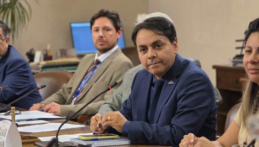 Jefe de bancada de la DC adelanta rechazo a proyecto del Gobierno para aumentar la deuda fiscal