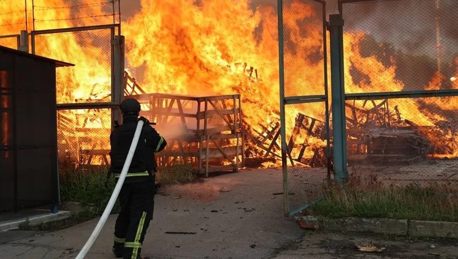 Ascienden a 21 los fallecidos en Ucrania en uno de los mayores ataques de Rusia en los últimos meses