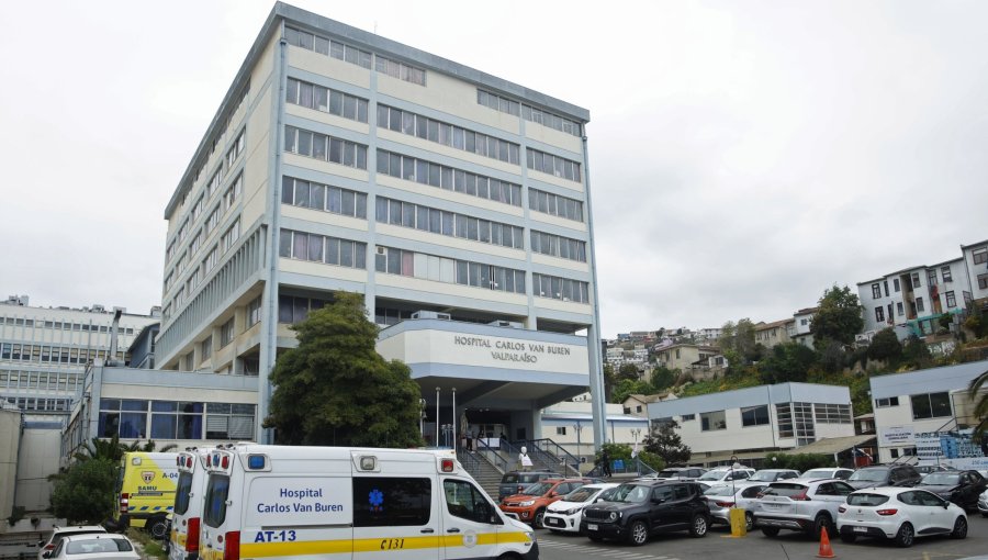 Senadores estallan por ausencia de autoridades del Minsal en sesión clave sobre crisis y futuro del Hospital Van Buren de Valparaíso