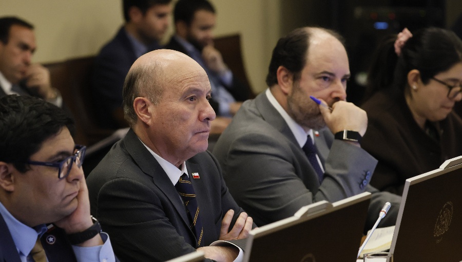 Comisión de Hacienda aprueba alza del sueldo mínimo a $553 mil y proyecto pasa a la Sala