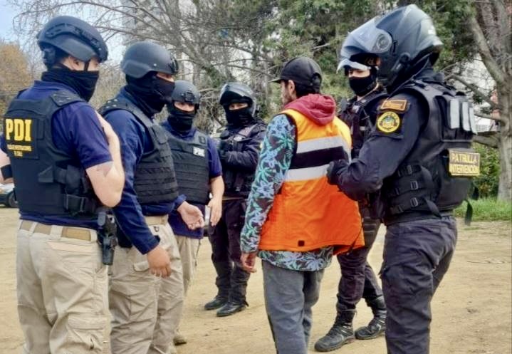 Intervención de la PDI en barrios Poniente y Oriente de Viña del Mar termina con cuatro detenidos y un vehículo recuperado