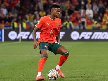 Defensa de Portugal se "sorprende" por la ausencia de Chile en el Mundial y dedica palabras a Arturo Vidal