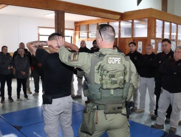 Inspectores de Quintero y Puchuncaví se capacitan con Carabineros para aplicación de nueva Ley de Seguridad Municipal