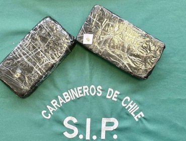 Carabineros detiene a dos individuos con casi 2,8 kilos de pasta base durante fiscalización vehicular en Villa Alemana