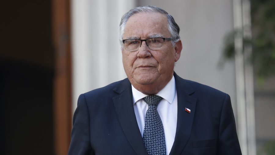Ministro de Agricultura califica de "injusta" la propuesta de arancel de EE.UU. contra Chile y espera que "no se atrevan"