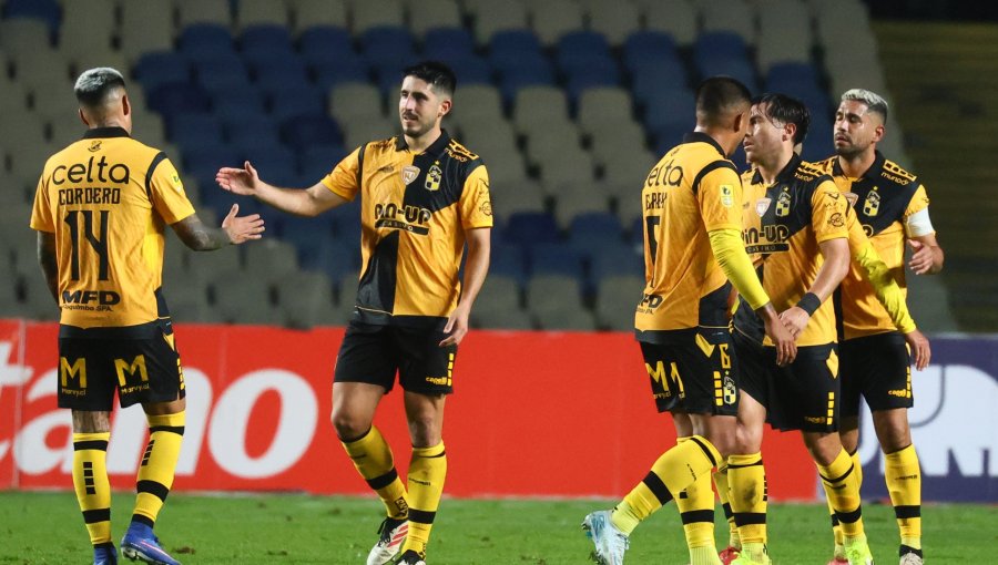Coquimbo avanza a semis de la Copa de la Liga tras vencer a D. Concepción y elimina a Colo-Colo