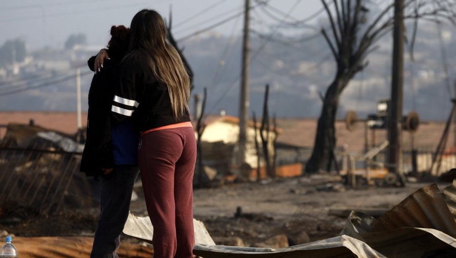 Impulsan plan de salud mental para apoyar a 700 personas afectadas por megaincendio de 2024 en Viña del Mar, Quilpué y Villa Alemana