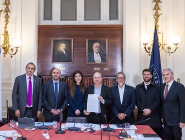 Senadores firman declaración de apoyo para que Valparaíso sea sede de la secretaría del Tratado sobre Biodiversidad Marina en Alta Mar