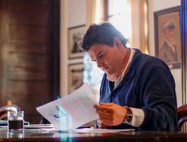 Municipio de Zapallar desvincula a ocho funcionarios por viajar al extranjero estando con licencias médicas