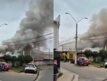 Incendio destruyó casa de material mixto y amenazó con propagarse a otras en Quilpué