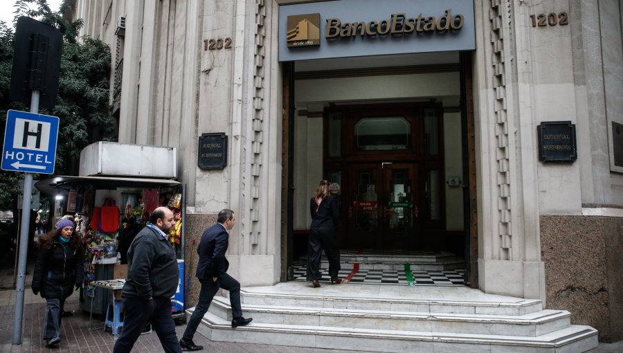 Incautan equipos en sucursal BancoEstado del centro de Santiago en el marco de la «Operación Tokio»