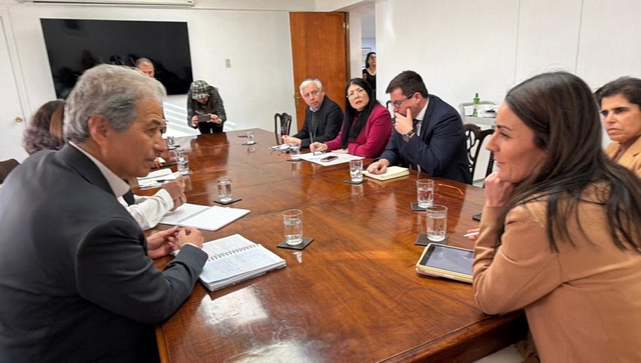 Colegio de Profesores se reunió con la ministra Arzola para abordar la contingencia educacional