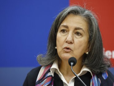 Ministra Chomali hizo un llamado a los recintos de salud a "ordenar gastos y hacer mejores compras" ante ajuste de presupuesto